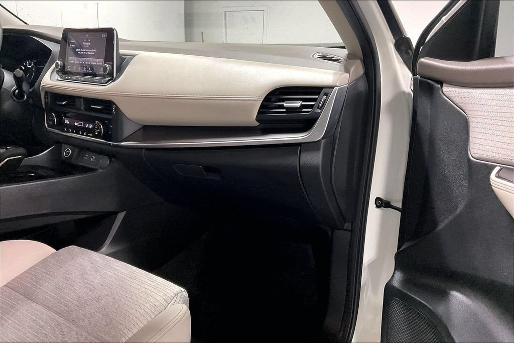 Used 2023 Nissan Rogue SV FWD image 19