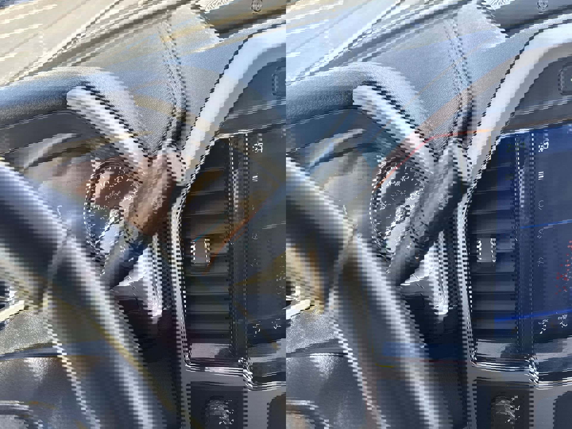 Used 2022 Ford F350 Lariat w/ Chrome Package image 20