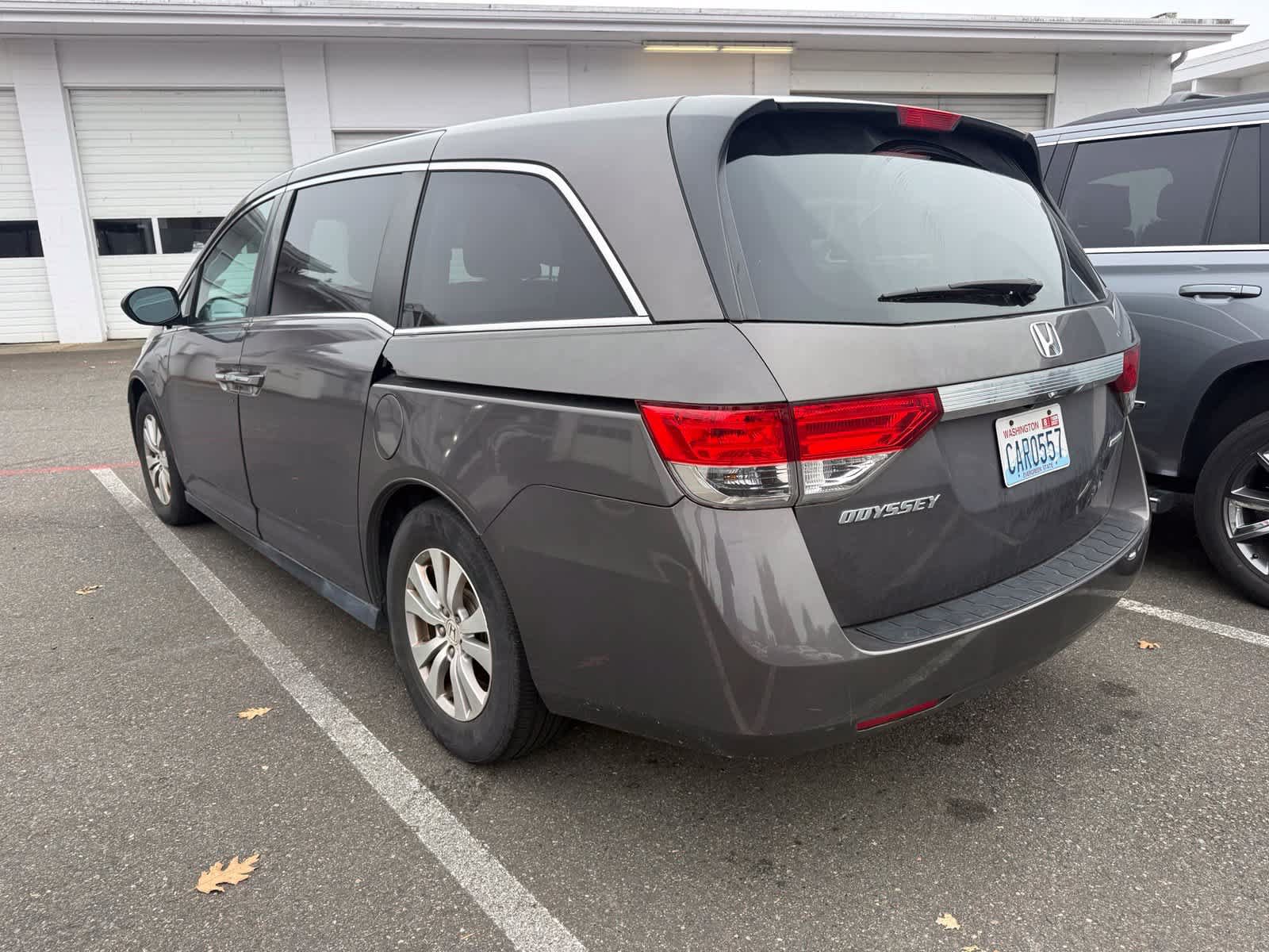 Used 2016 Honda Odyssey SE image 2