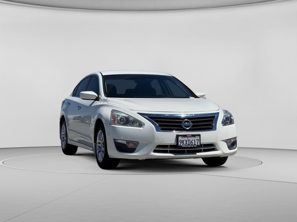 Used 2014 Nissan Altima 2.5 S w/ Display Audio Package FWD image 4