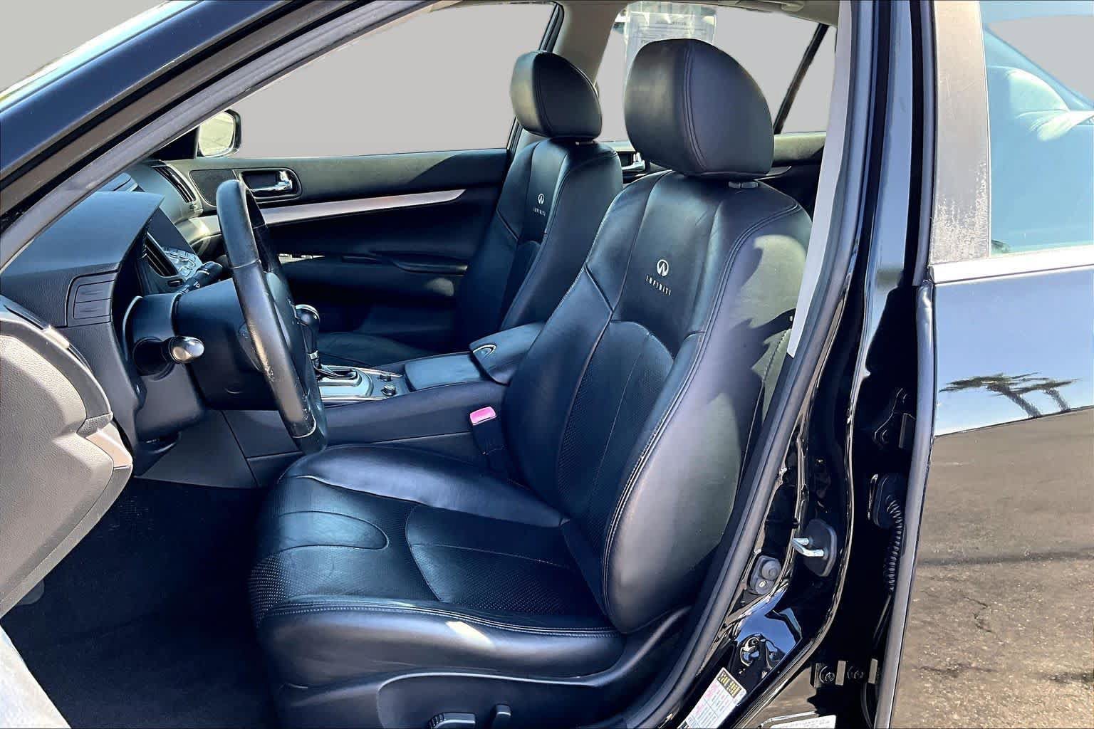 Used 2011 INFINITI G25 Journey w/ Moonroof Pkg RWD image 7