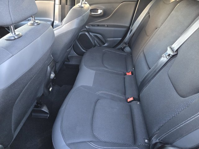 Used 2022 Jeep Renegade Altitude w/ Convenience Group image 30