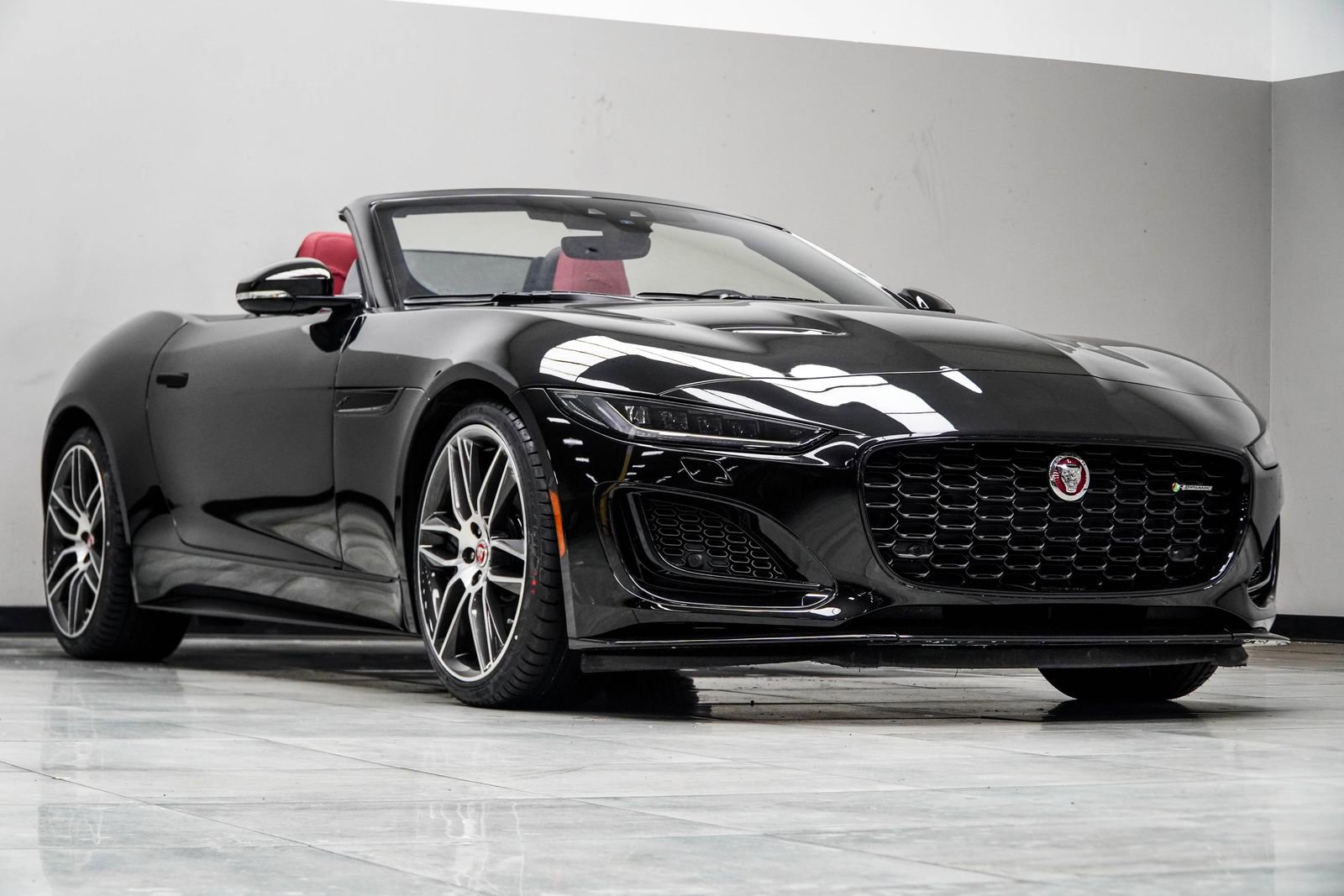 Used 2023 Jaguar F-TYPE R-Dynamic AWD/4WD image 4