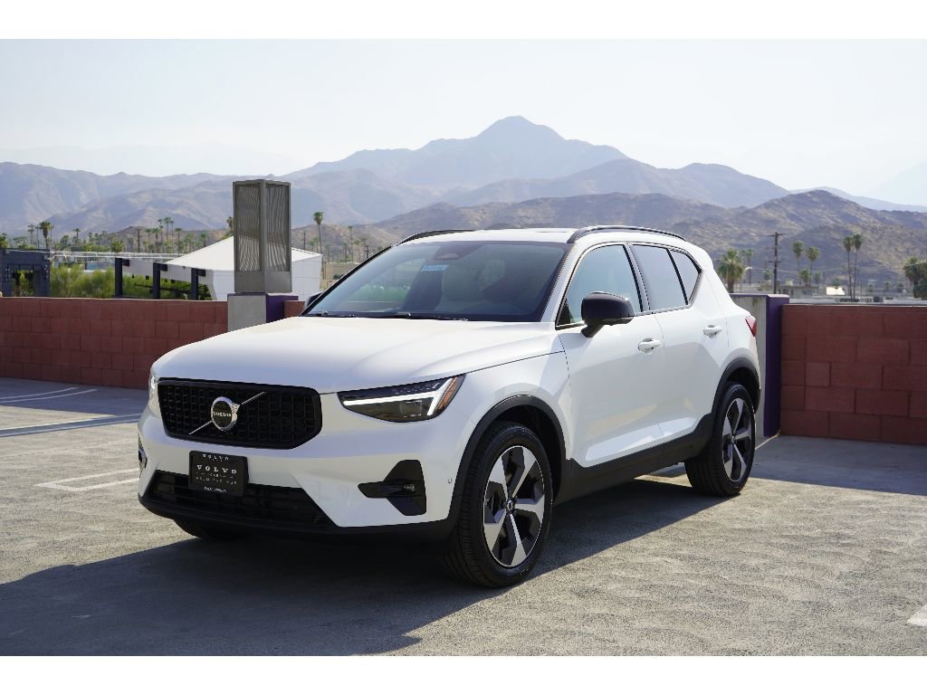 New 2026 Volvo XC40 B5 Plus w/ Protection Package Premier image 4