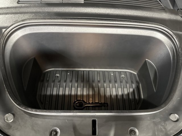 Used 2021 Tesla Model Y Long Range image 28