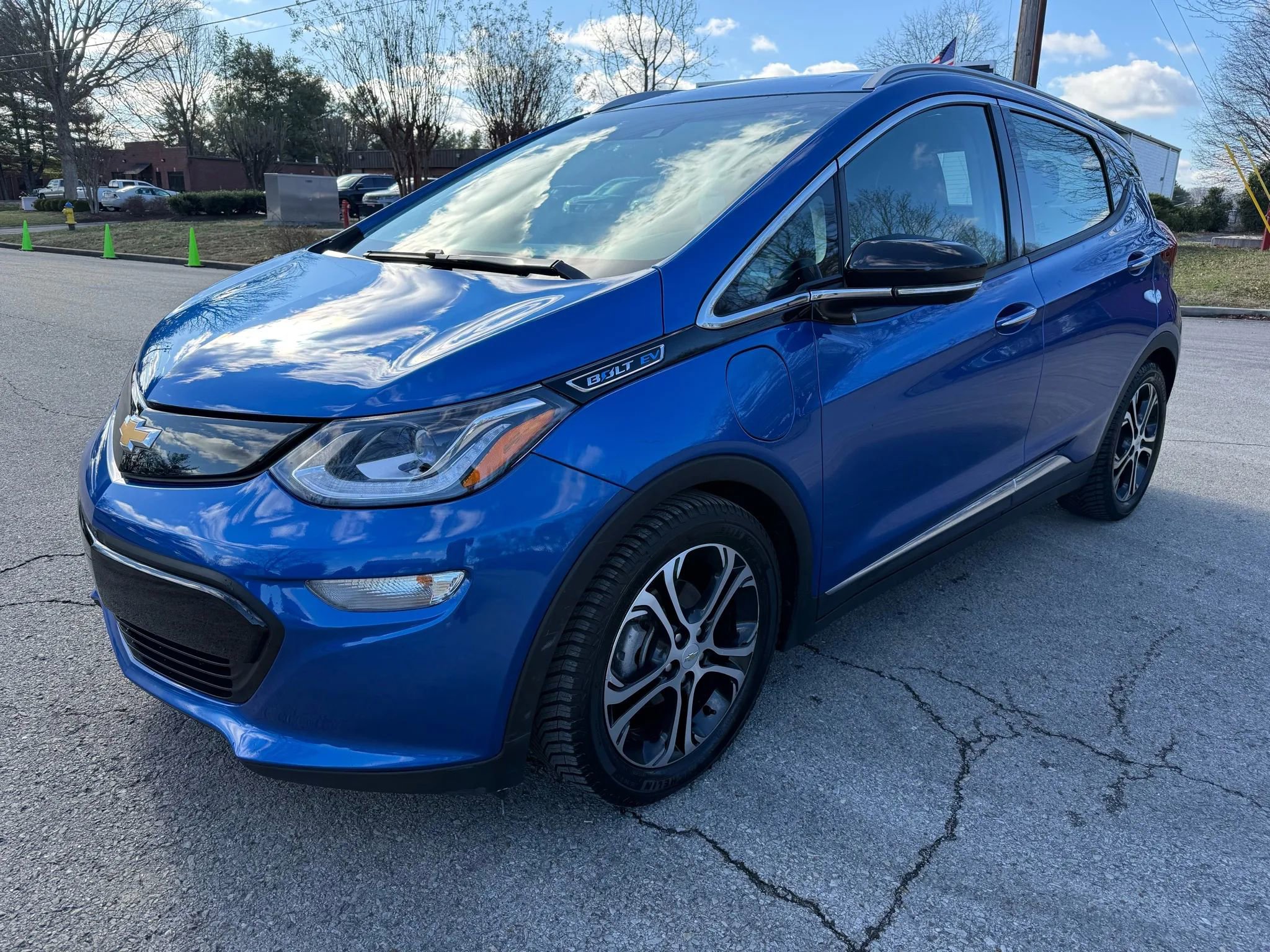 Used 2017 Chevrolet Bolt Premier w/ Driver Confidence II Package image 7