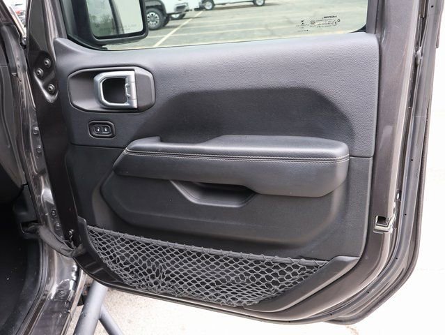 Used 2018 Jeep Wrangler Unlimited Sahara w/ Quick Order Package 24M Moab image 12
