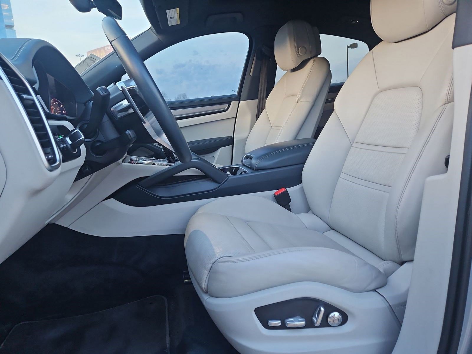 Certified 2021 Porsche Cayenne S image 5