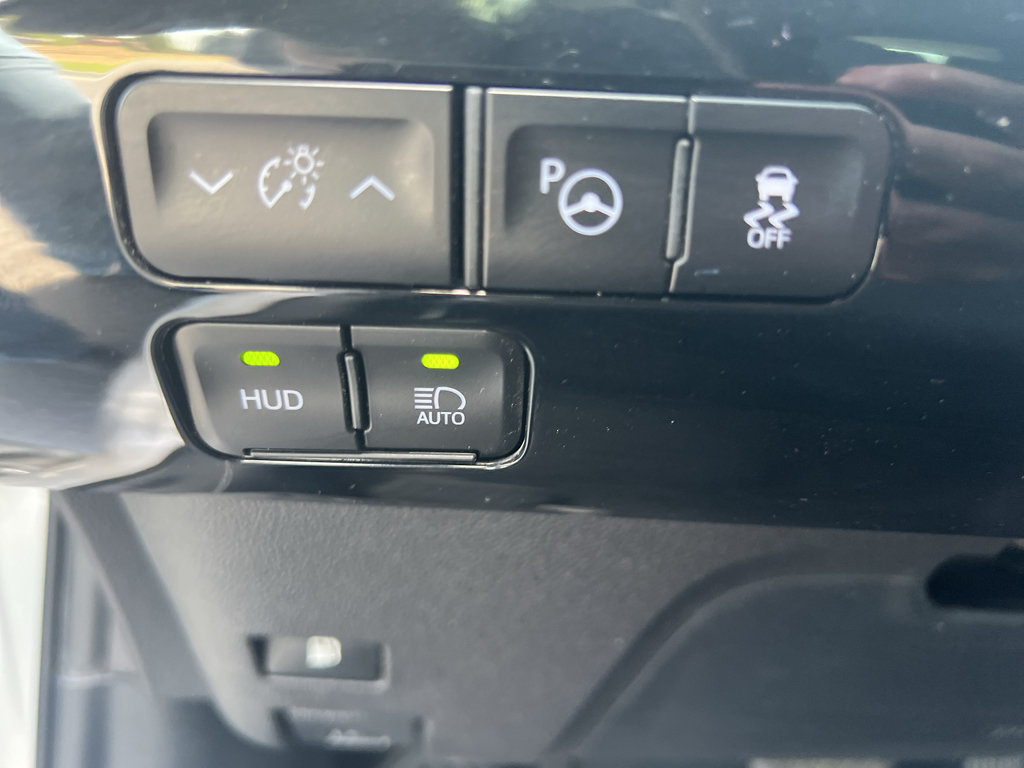 Used 2020 Toyota Prius XLE w/ Advanced Technology Package AWD/4WD image 17