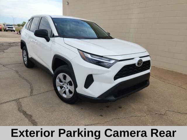 Used 2024 Toyota RAV4 LE AWD/4WD image 4