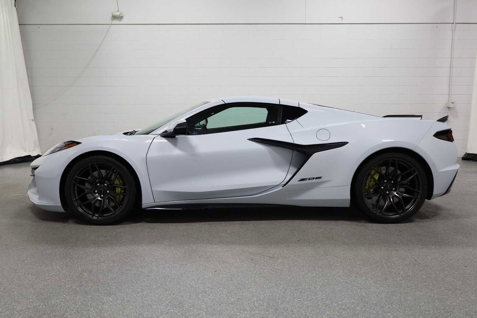 Used 2024 Chevrolet Corvette Z06 image 2