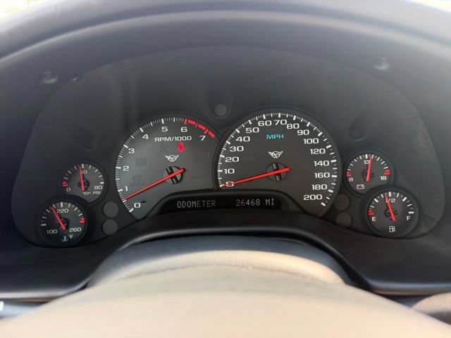 Used 2004 Chevrolet Corvette Coupe RWD image 17