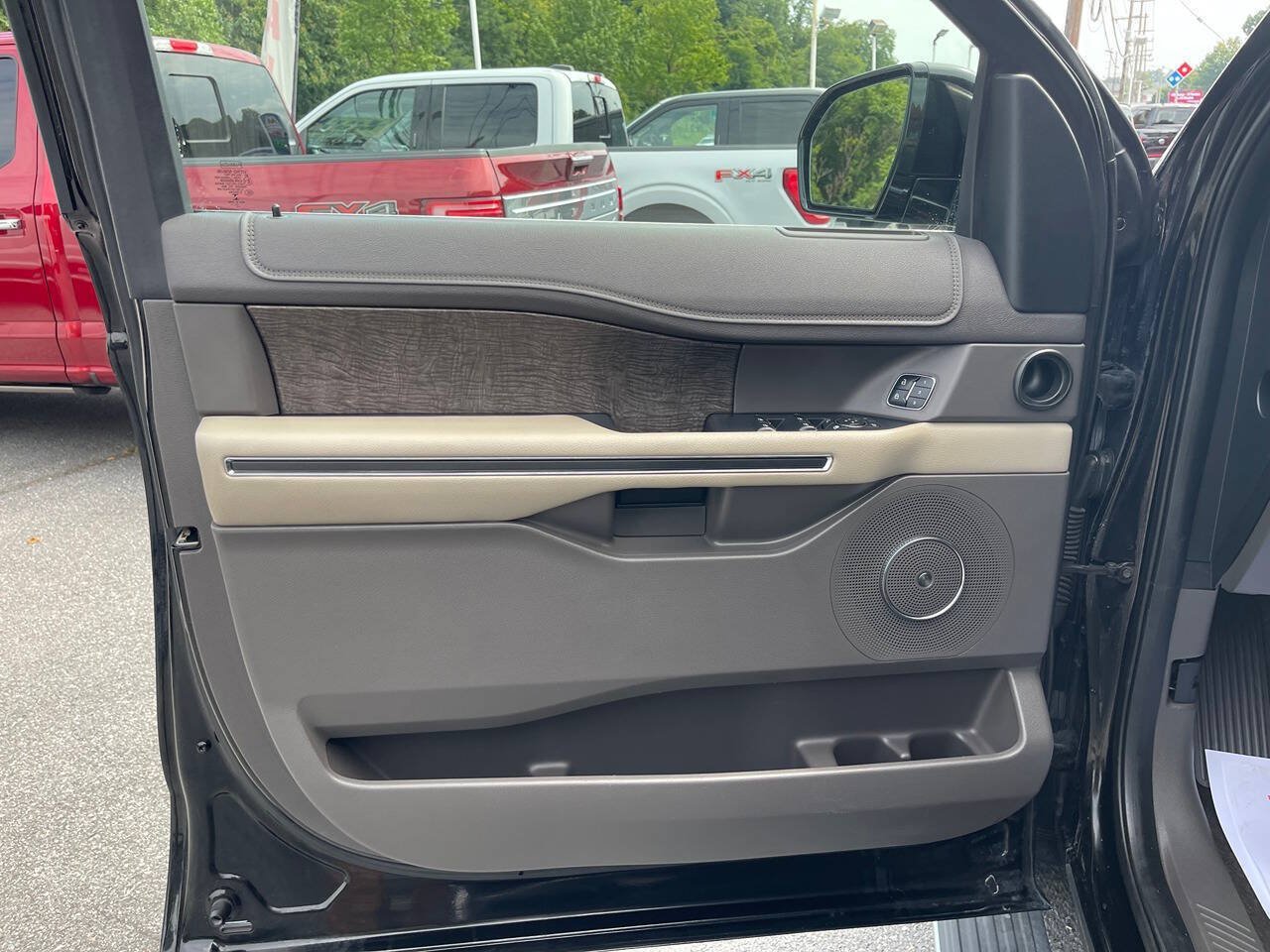 Used 2018 Ford Expedition Max Limited w/ Equipment Group 302A AWD/4WD image 22