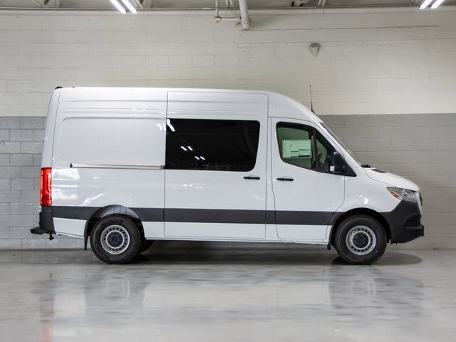 Used 2024 Mercedes-Benz Sprinter 2500 image 2