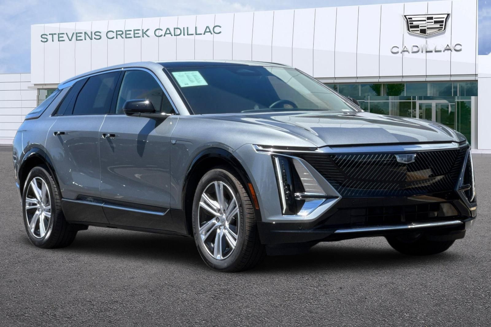 Certified 2024 Cadillac Lyriq Tech w/ Driver Assist Package AWD/4WD image 1