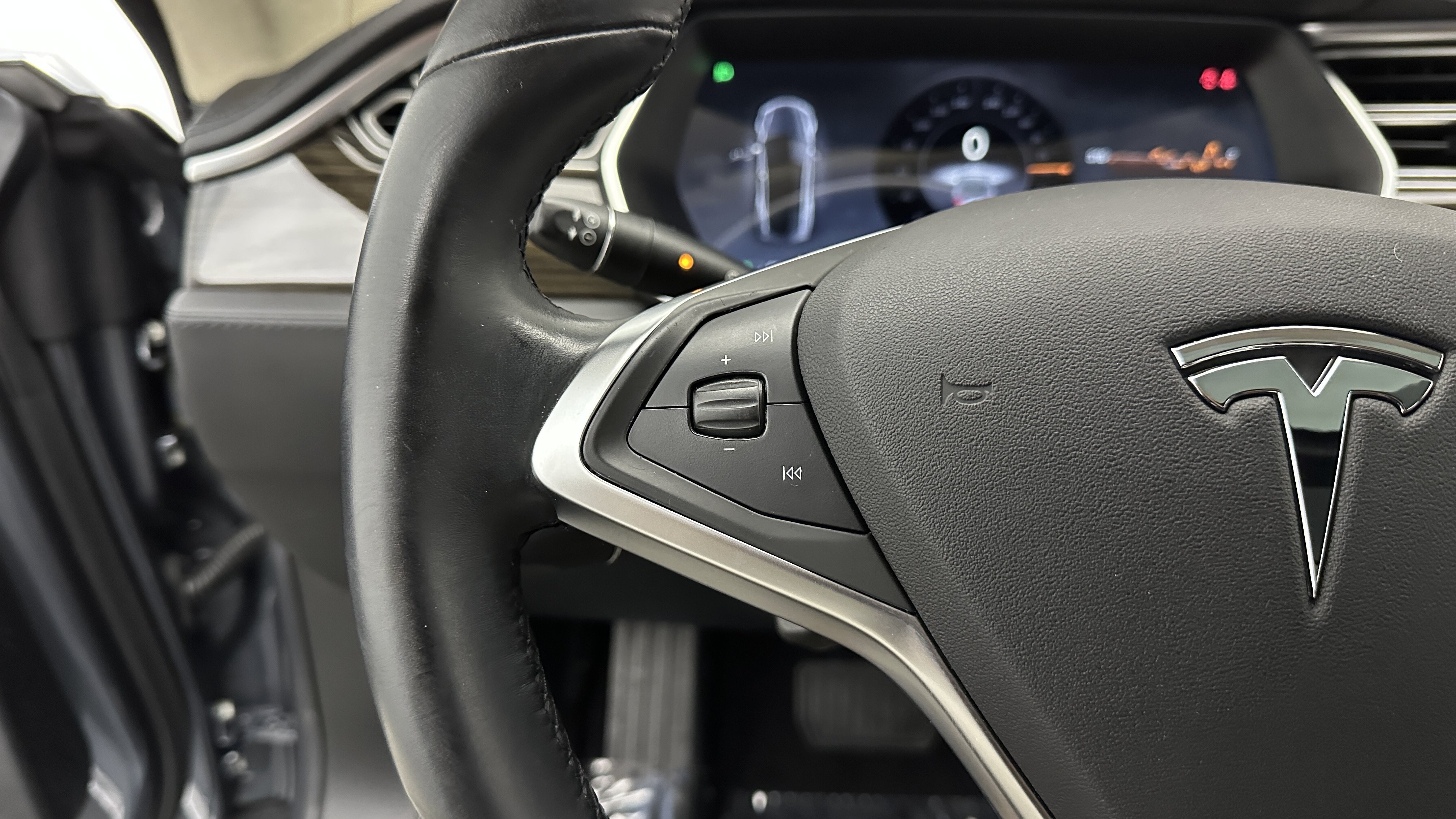 Used 2014 Tesla Model S 60 RWD image 23