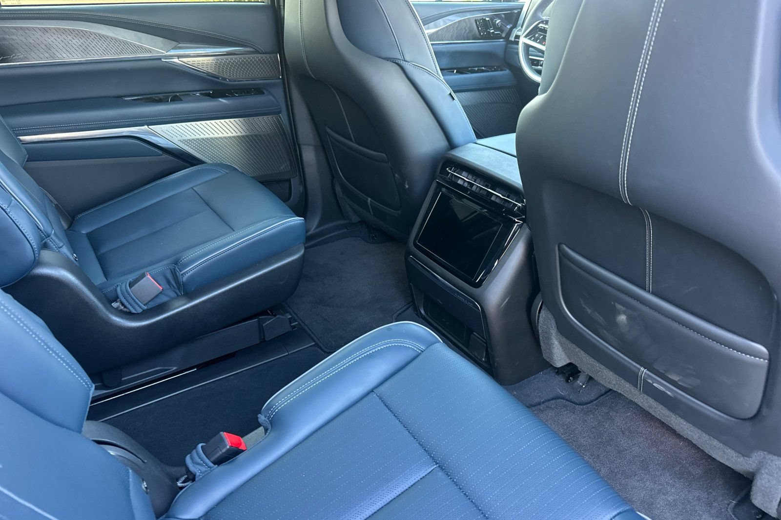 Certified 2026 Cadillac Escalade IQL Luxury AWD/4WD image 19