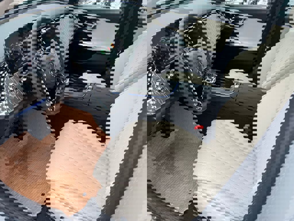 New 2026 Mercedes-Benz E 350 4MATIC Sedan image 9