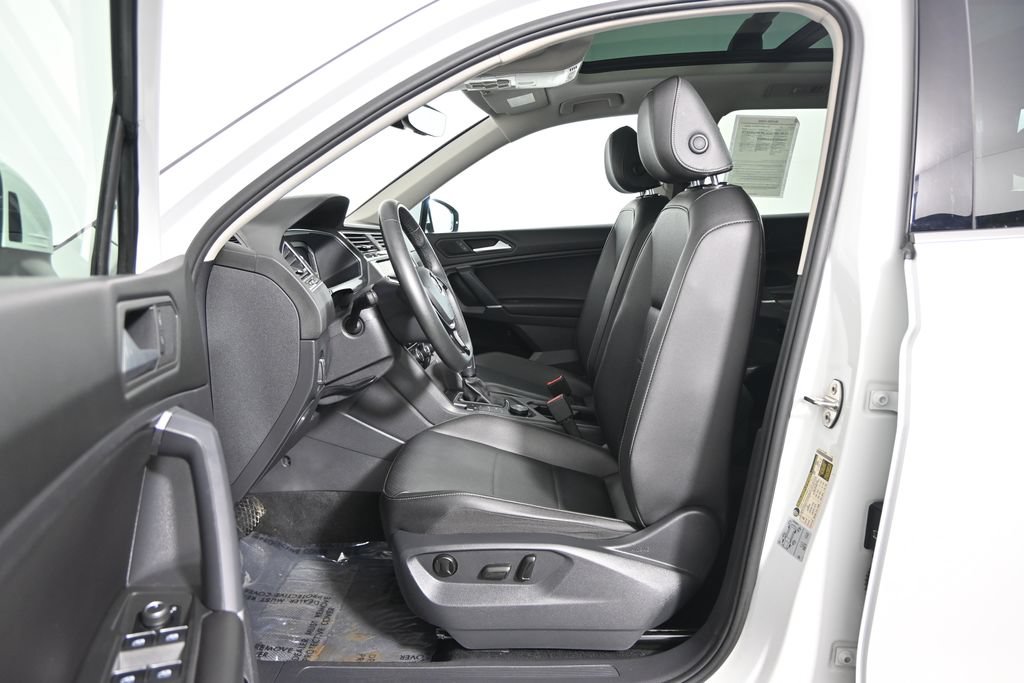 Used 2020 Volkswagen Tiguan SEL AWD/4WD image 20