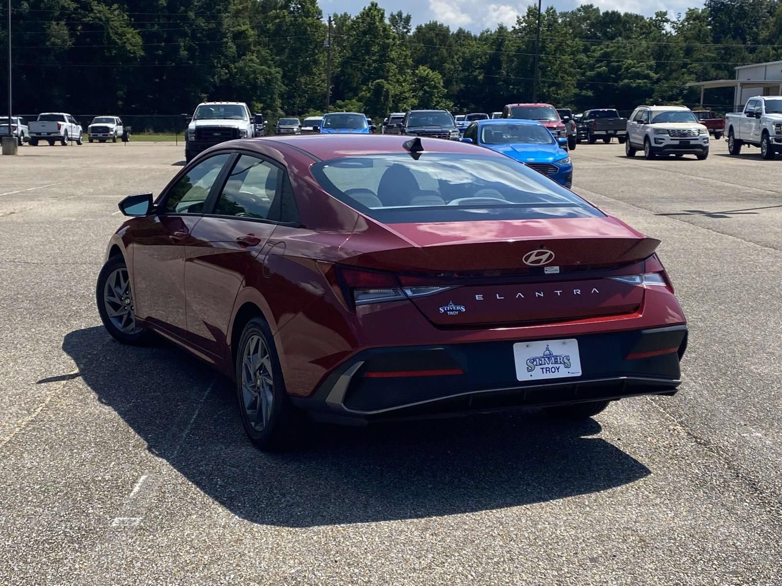 Used 2024 Hyundai Elantra SEL FWD image 5
