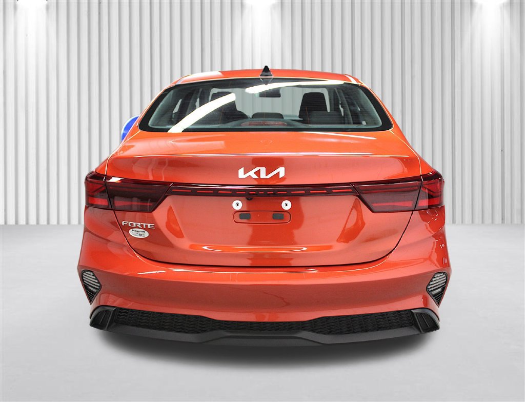 Used 2023 Kia Forte LXS w/ LXS Technology Package FWD image 4