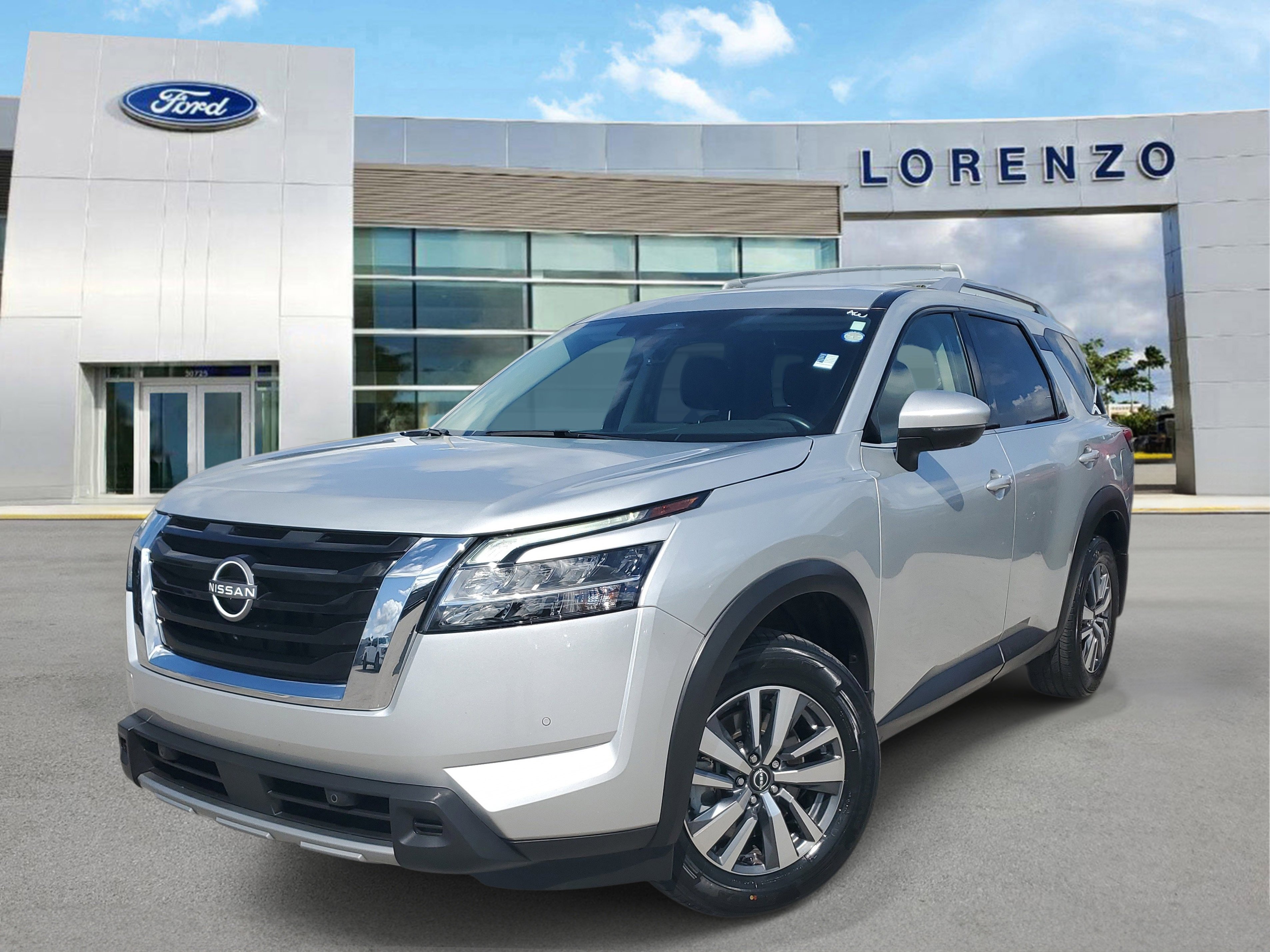 Used 2024 Nissan Pathfinder SL FWD image 1