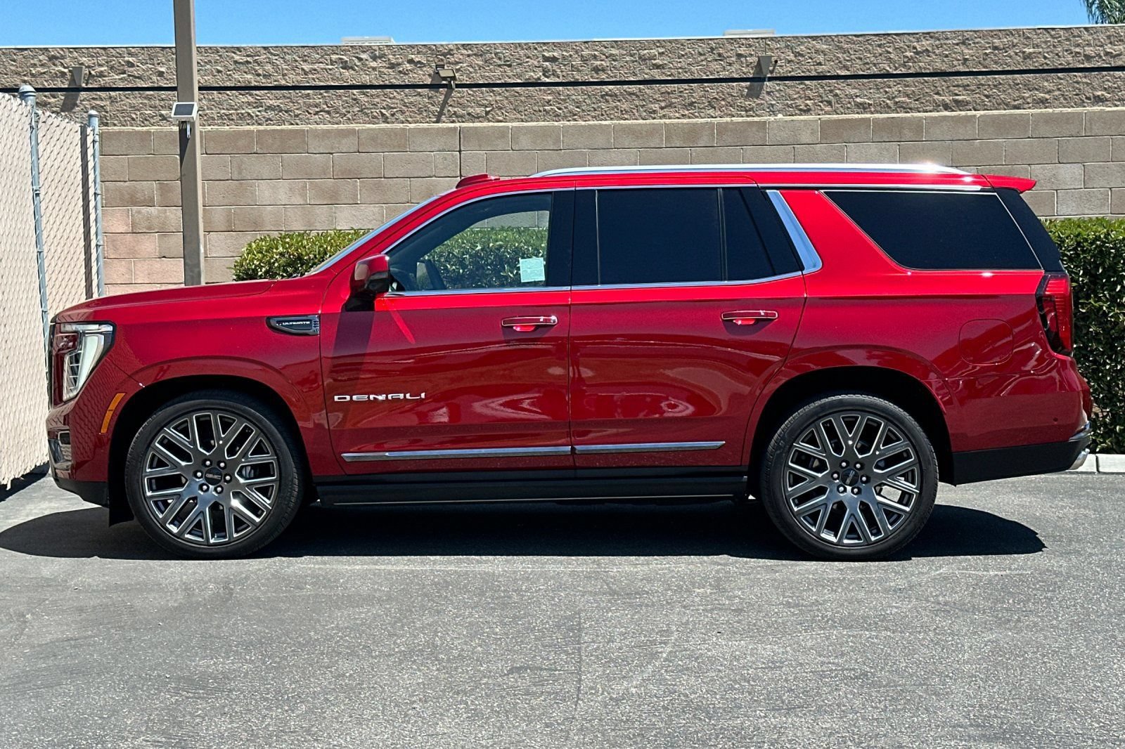 Certified 2026 GMC Yukon Denali Ultimate AWD/4WD image 7