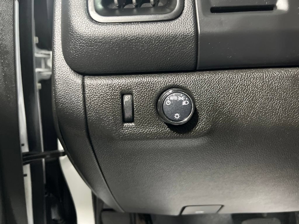 Used 2022 Chevrolet Colorado LT w/ Fleet Safety Package RWD image 23