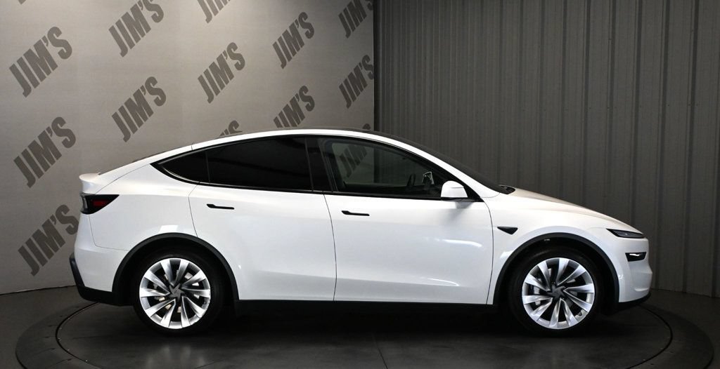 Used 2026 Tesla Model Y Long Range AWD/4WD image 4