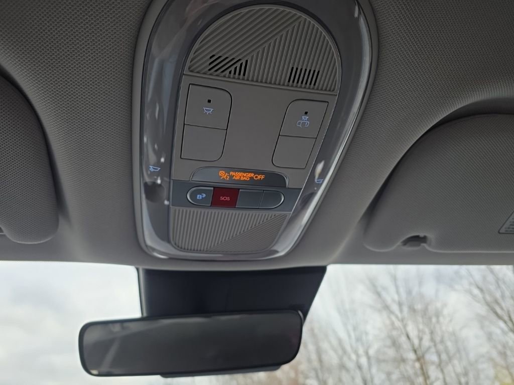 Used 2025 Hyundai Ioniq 5 SE image 24