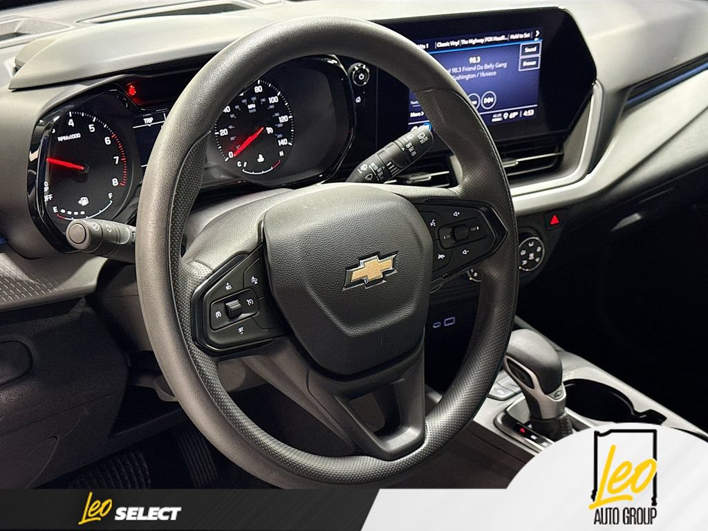 Used 2024 Chevrolet Trax LS w/ LS Convenience Package FWD image 14