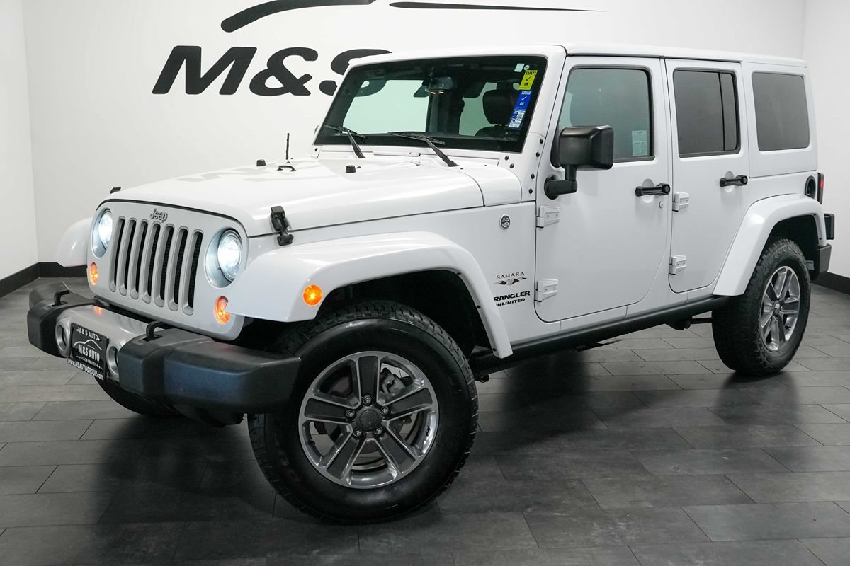 Used 2017 Jeep Wrangler Unlimited Sahara w/ Connectivity Group AWD/4WD image 2