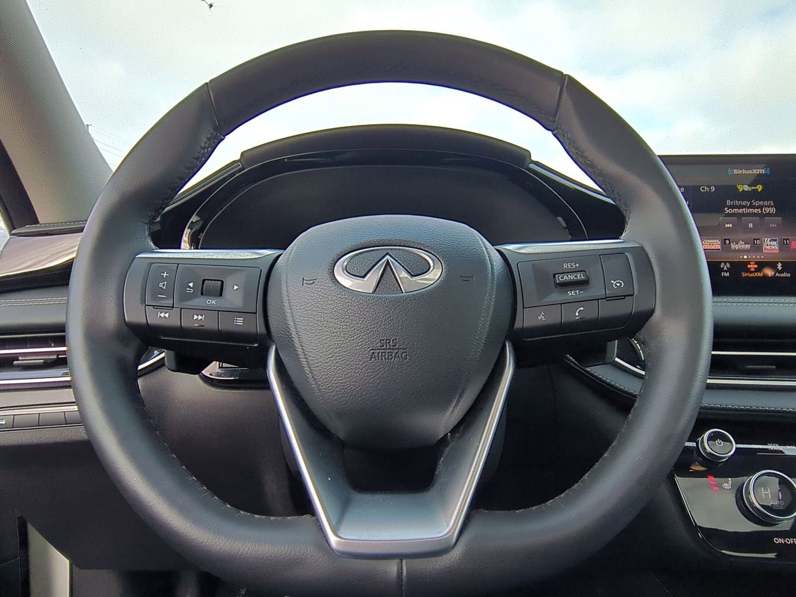 Used 2023 INFINITI QX60 Pure image 25