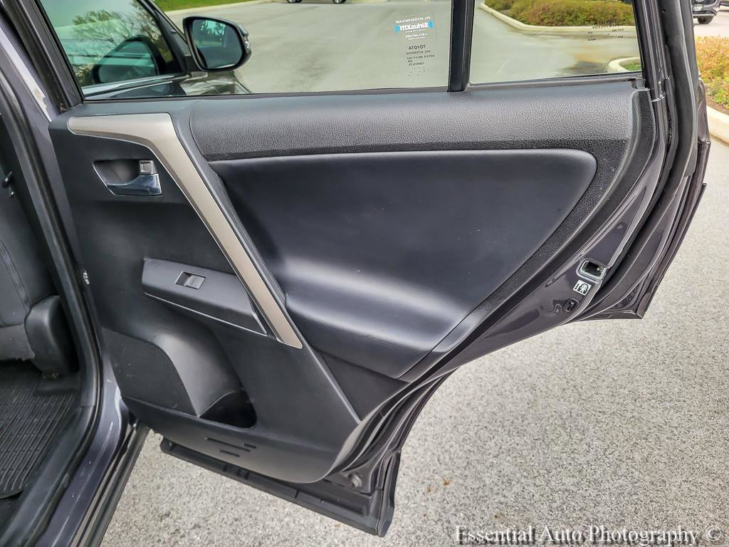 Used 2018 Toyota RAV4 XLE AWD/4WD image 30