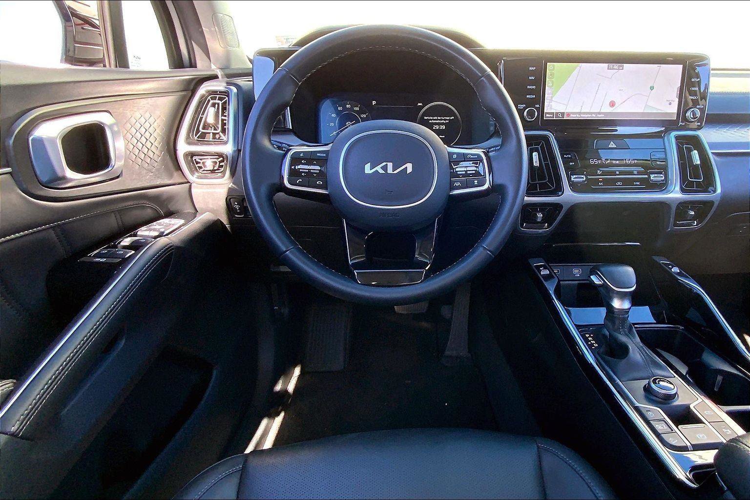 Used 2023 Kia Sorento SX image 5