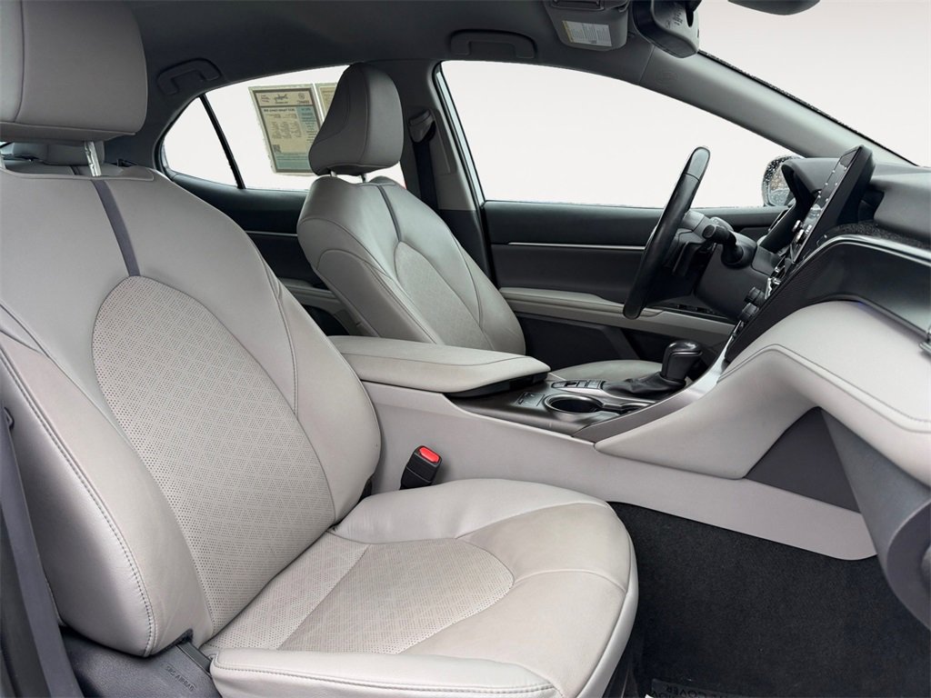 Used 2023 Toyota Camry XSE image 15