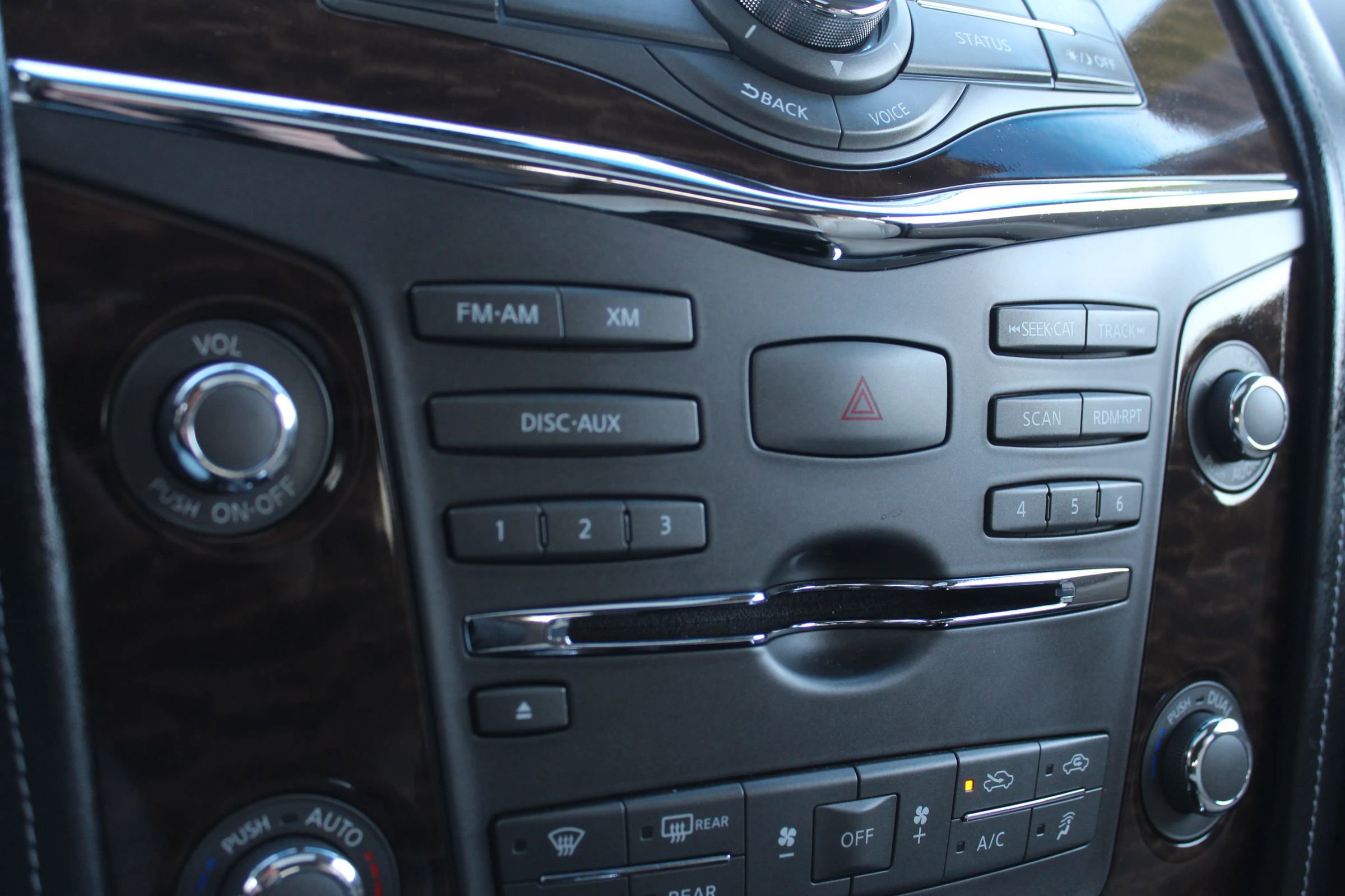 Used 2017 Nissan Armada SL image 33