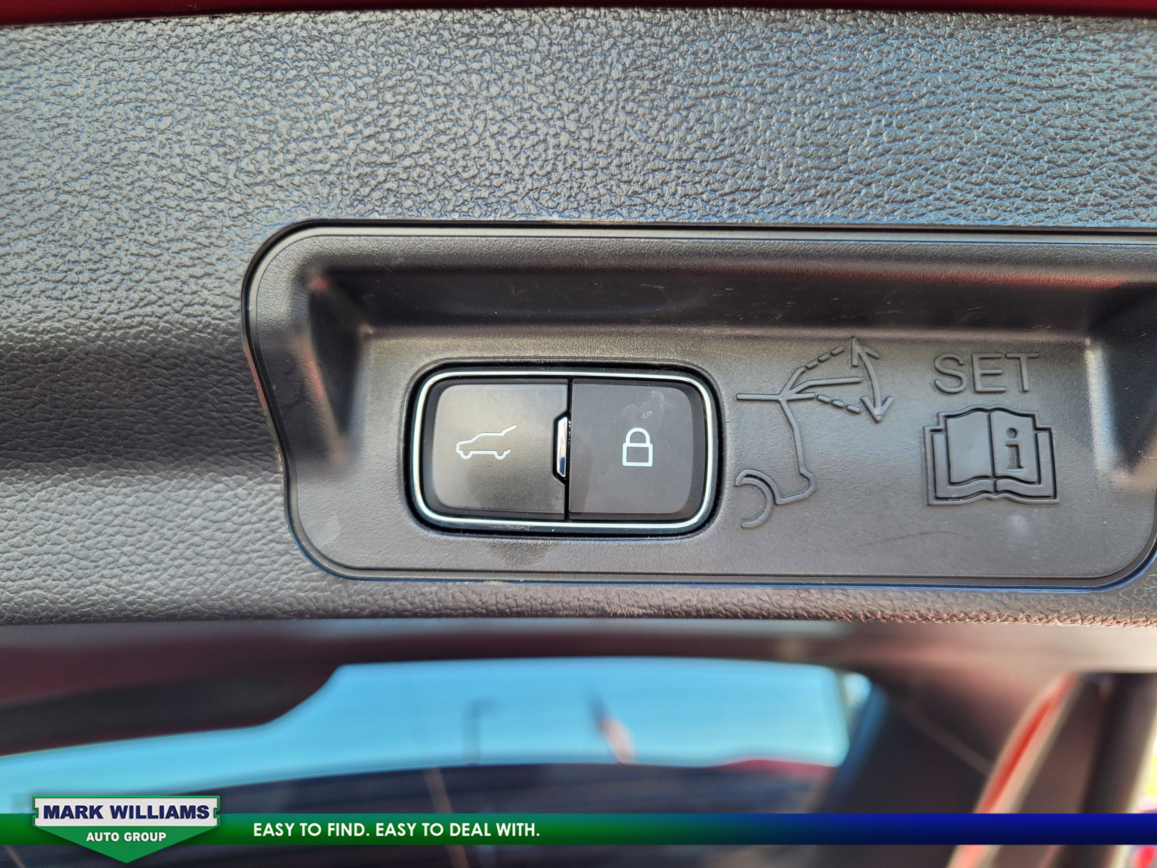 Used 2023 Ford Explorer Limited w/ Limited Technology Package image 33