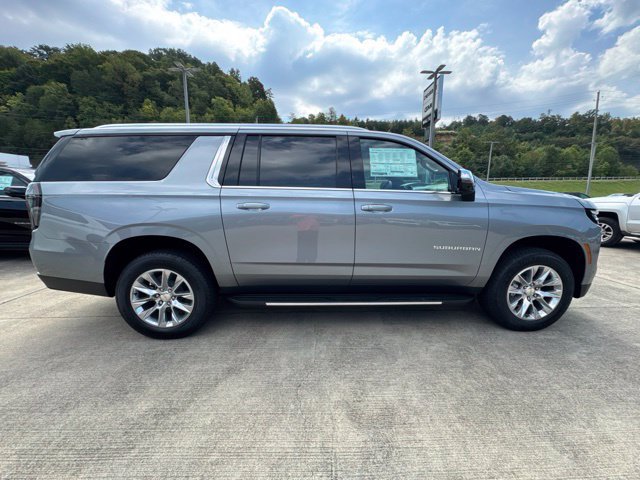 New 2026 Chevrolet Suburban Premier AWD/4WD image 8