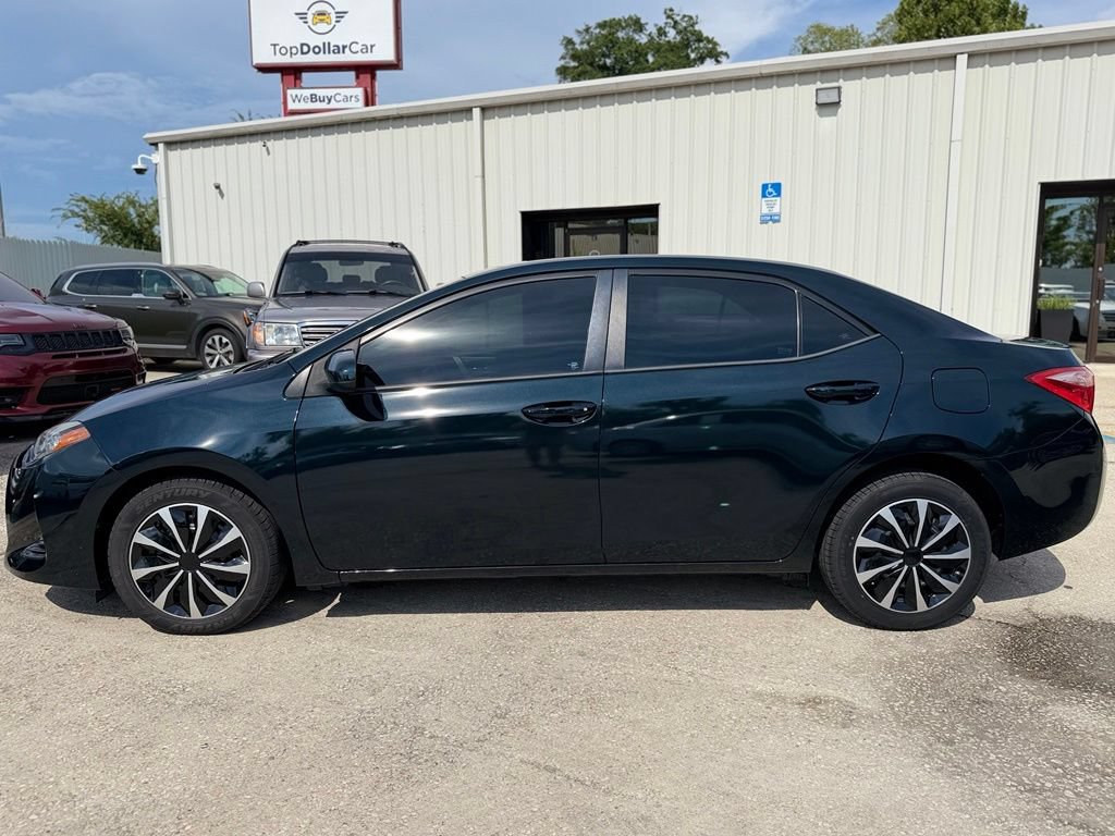 Used 2017 Toyota Corolla LE FWD image 2