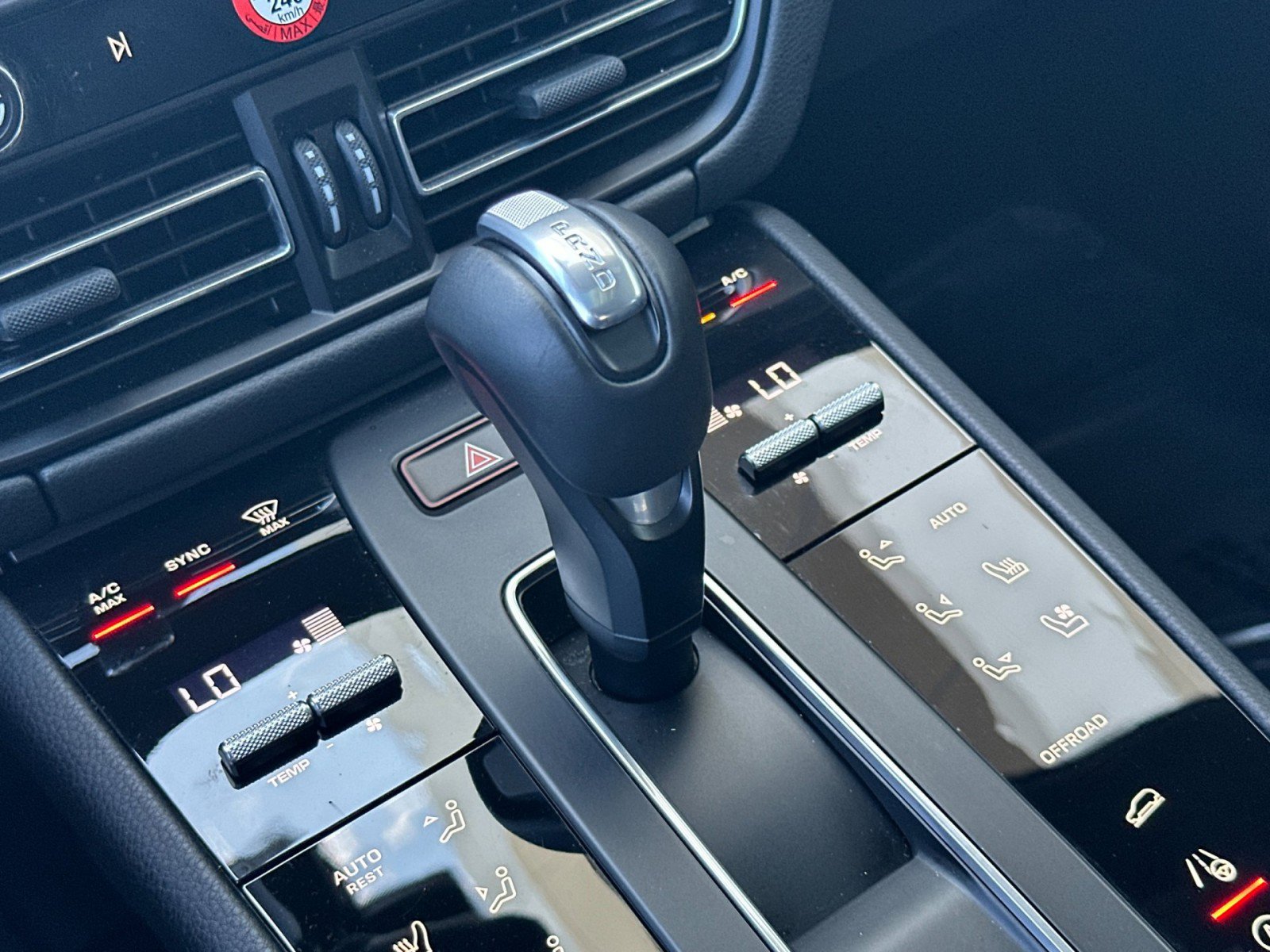 Certified 2025 Porsche Macan image 22