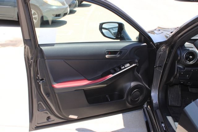 Certified 2025 Lexus IS 300 F Sport RWD image 9