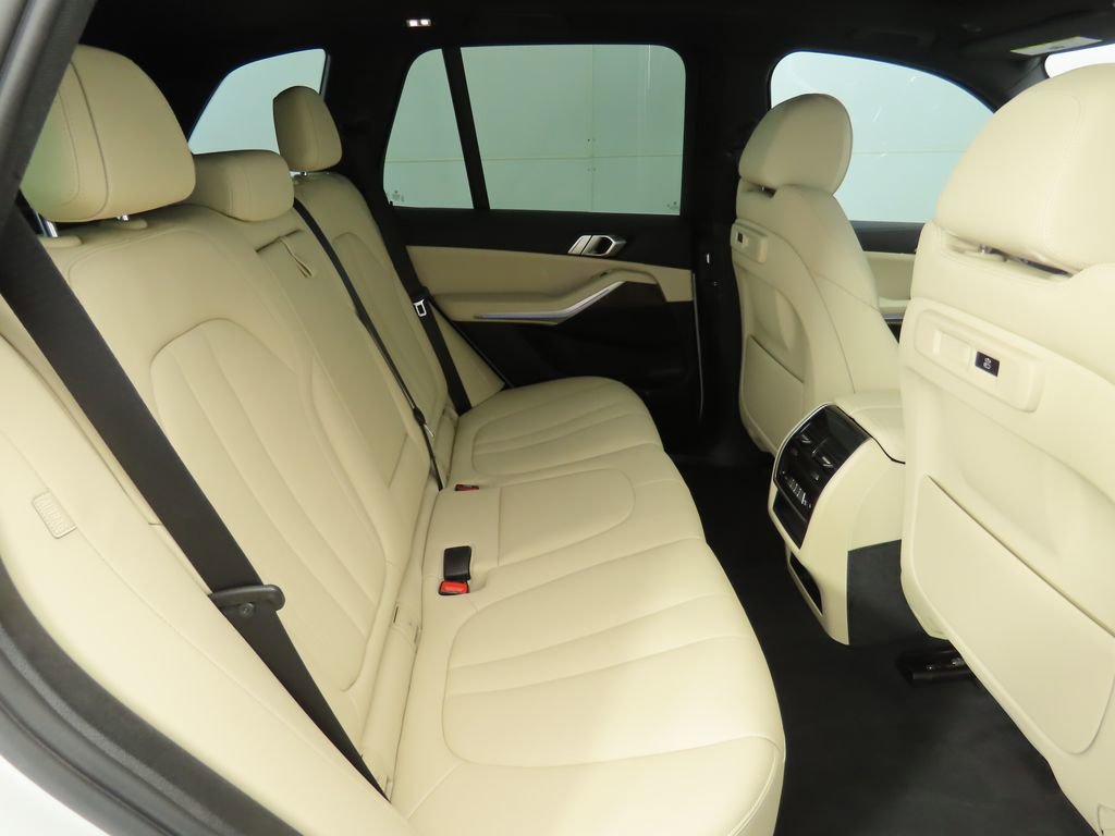 Used 2022 BMW X5 xDrive45e w/ Climate Comfort Package image 21