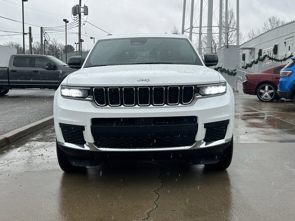 Used 2025 Jeep Grand Cherokee L Laredo w/ Luxury Tech Group I image 3