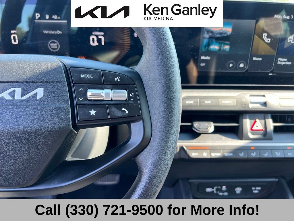 Certified 2025 Kia K4 FWD image 32