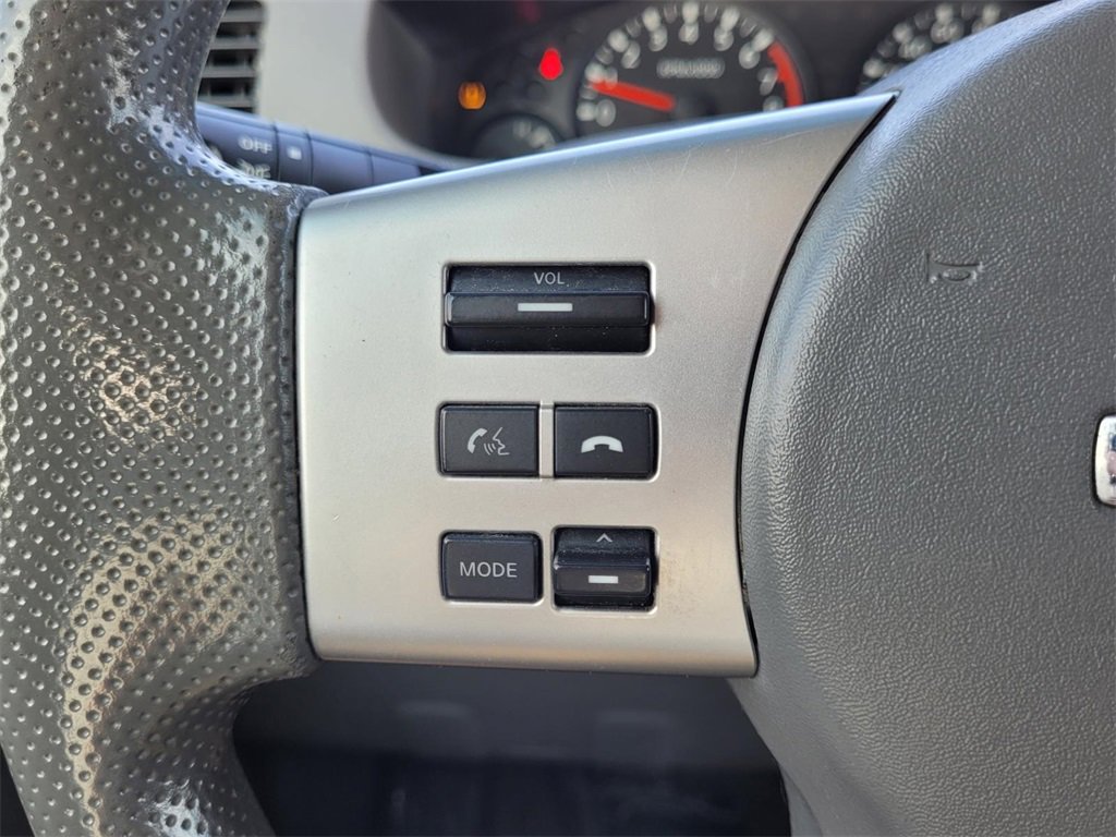 Used 2016 Nissan Frontier SV image 11