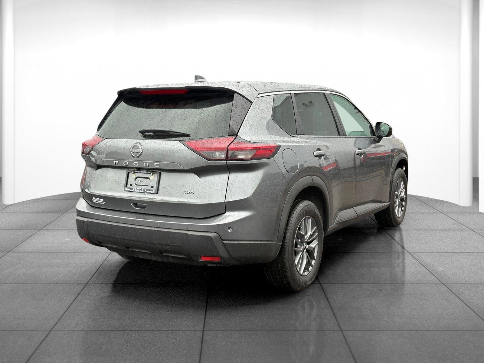 Used 2026 Nissan Rogue SV AWD/4WD image 7