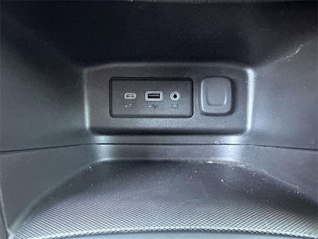 Used 2022 Chevrolet Equinox RS w/ LPO, Floor Liner Package image 15