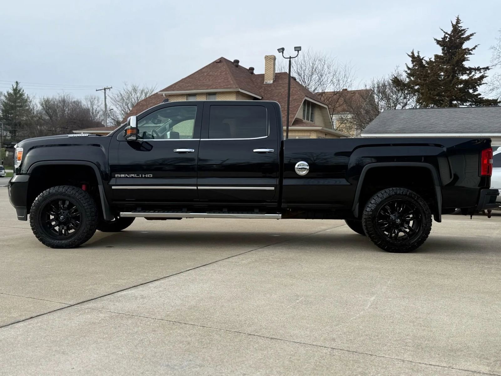 Used 2018 GMC Sierra 3500 Denali w/ Duramax Plus Package image 5
