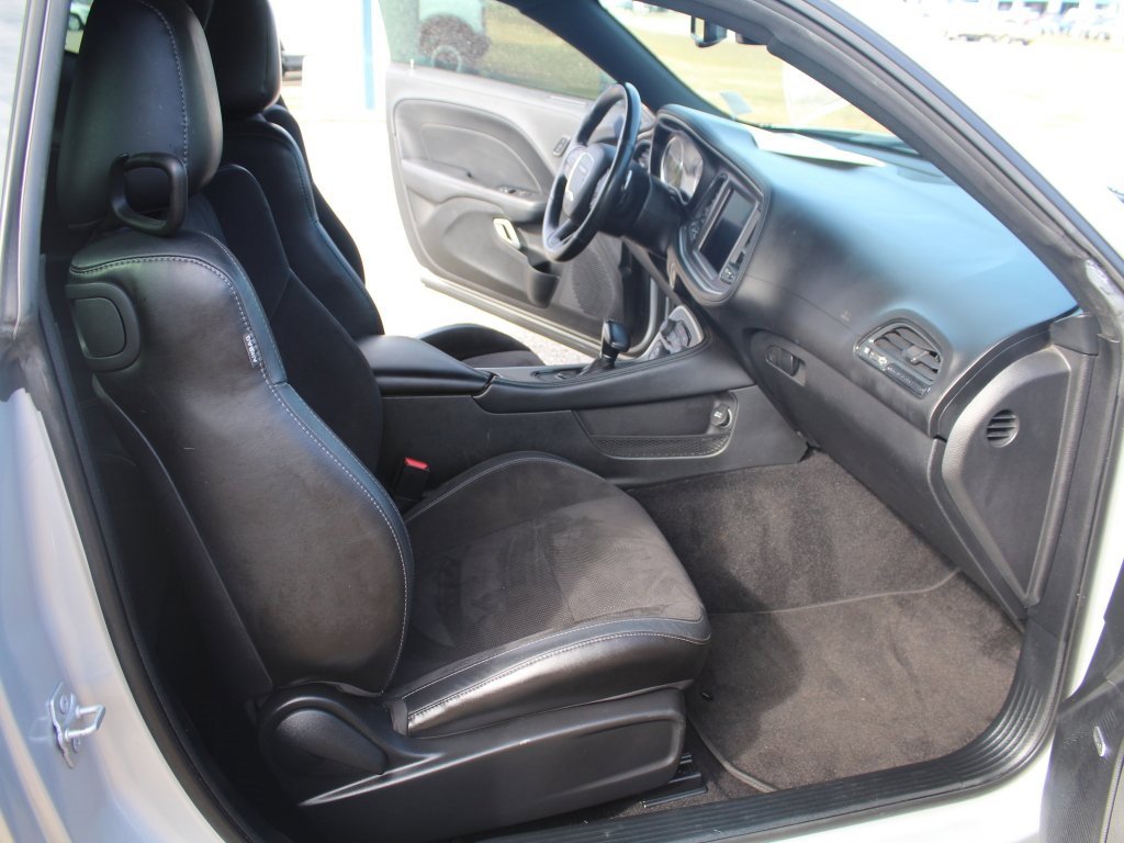 Used 2022 Dodge Challenger R/T w/ Plus Package image 4